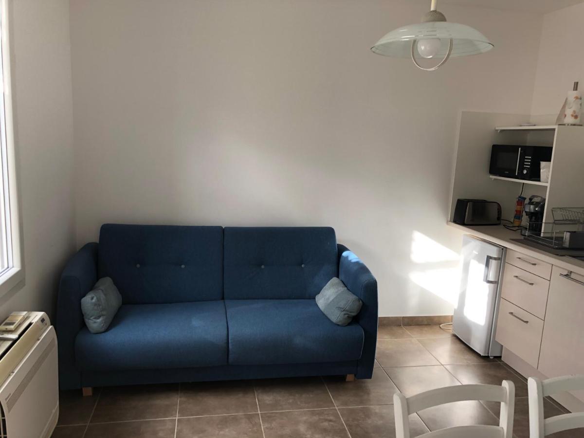 Aux 3 Domaines T2 Avec Terrasse Διαμέρισμα Ιέρ Εξωτερικό φωτογραφία