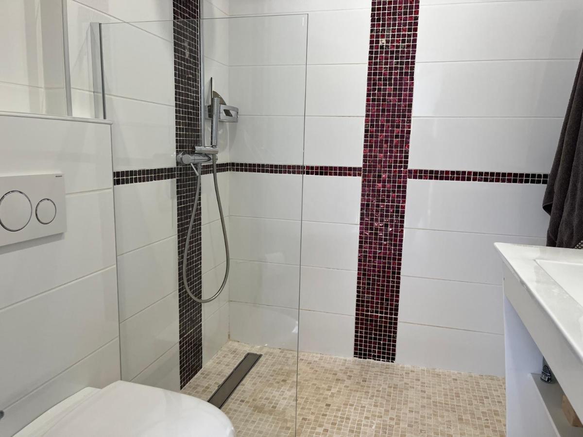 Aux 3 Domaines T2 Avec Terrasse Διαμέρισμα Ιέρ Εξωτερικό φωτογραφία